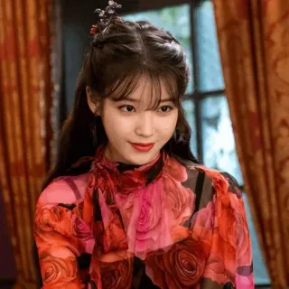 🏨 IU IU, koreanische Sängerin, koreanische Schauspielerin, Promi, Porträt, Frau telegram sticker