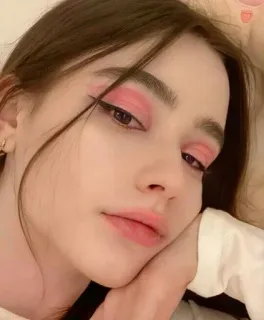 💜 wanita, makeup, eyeshadow merah muda, kecantikan, potret, selfie, gadis, wajah telegram sticker