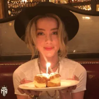 💋 Amber Heard актриса, день рождения, торт, женщина, праздник telegram sticker