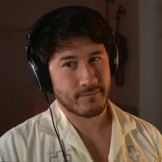 👀 Markiplier markiplier, youtubeur, gaming, personnalité internet, influenceur, créateur de contenu telegram sticker