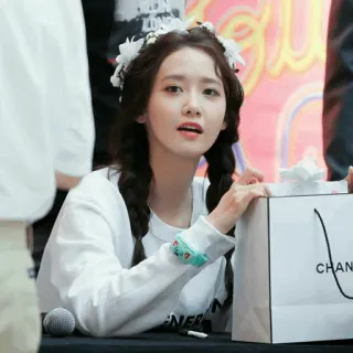 🕊 Yoona selebriti, kpop, snsd, penyanyi, aktris, yoona whatsapp sticker
