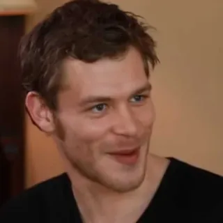 📰 Klaus Mikaelson The Vampire Diaries homme, personne, souriant, vampire, série TV, portrait telegram sticker