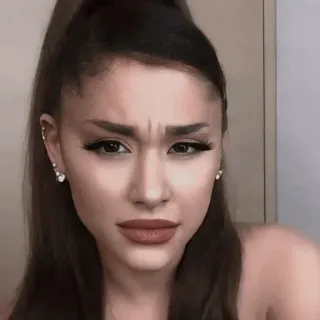 🍸 Ariana Grande gezicht, zanger, beroemdheid, vrouw, uitdrukking whatsapp sticker