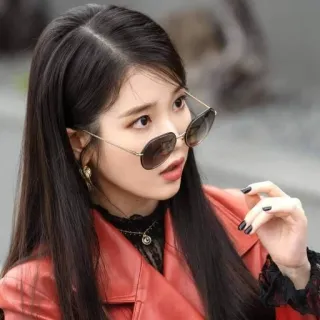 😎 IU IU, K-pop, chanteuse, actrice, coréenne, célébrité, mode whatsapp sticker