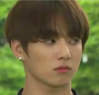 😒 Jungkook k-pop, певец, лицо, человек whatsapp sticker