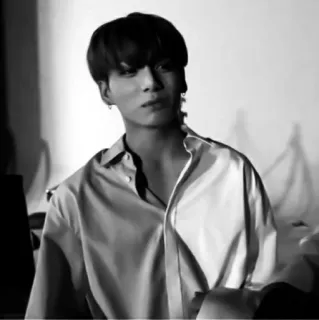 😏 Jungkook kpop, cantante, ídolo, artista, retrato, blanco y negro telegram sticker