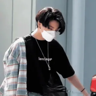 🌪 lenciaga kpop, мода, корейский, азиатский, мужской, футболка, аэропорт whatsapp sticker