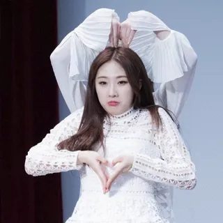 🙏 mulher, coração, amor, menina, retrato, vestido branco, pose telegram sticker
