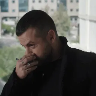 🤔 мужчина, сигарета, курение, в помещении, портрет telegram sticker