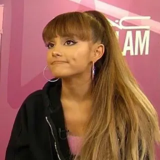 😕 Ariana Grande cantora, arianagrande, celebridade, pop, música, atriz whatsapp sticker