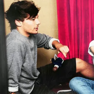 @LouiisTomIinson | @LouisTomIiinson| telegram stickers