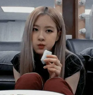 😒 Rose Rosa, Kpop, Donna, Asiatica, Cantante, Mangiare, Idol, Carino telegram sticker