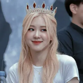 😚 Rose Rosa, K-pop, Corona, Cantante, Mujer, Pelo rubio, Retrato telegram sticker
