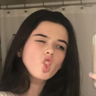 ✨ mujer, selfie, retrato, guiño, morena, chica, persona, cara telegram sticker