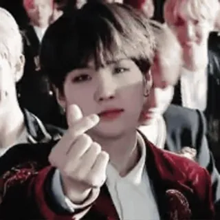 🤞 Suga kpop, suga, min yoongi, bts, coreano, idol, cuore con le dita telegram sticker