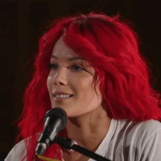 🍒 Halsey, cantora, cabelo ruivo, microfone, retrato, artista, músico whatsapp sticker