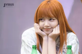 🍁 Lisa Kpop, Lisa, Blackpink, cantante, celebrità, capelli arancioni, donna telegram sticker