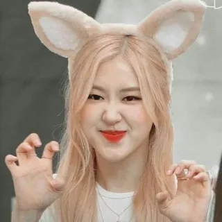 🤭 wanita, telinga, potret, mawar, senyum, imut whatsapp sticker