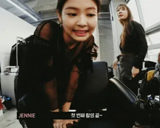 🎰 Jennie 첫 번째 촬영 꿑~ K-Pop, Sänger, Idol, Promi, weiblich telegram sticker