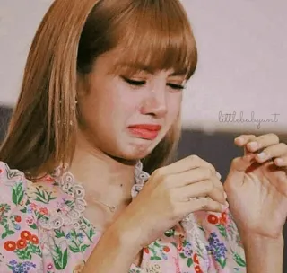 🌸 Lisa kpop, blackpink, lisa, triste, pleurer, émotion, femme telegram sticker