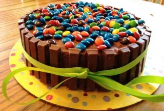 🍰 cake, chocolate, candy, dessert, kit kat, m&ms, food telegram sticker