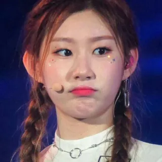 🙁 phụ nữ, người, mặt, trang điểm, K-pop, thần tượng telegram sticker