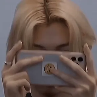 🙈 Selfie, Telefoon, Smiley, Esthetisch, Ring, Blond haar, Portret telegram sticker
