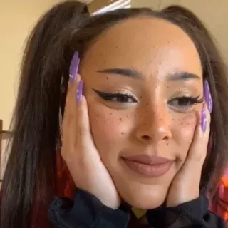 🐚 Doja Cat Doja Cat, portrait, célébrité, chanteuse, artiste, femme, ongles violets telegram sticker