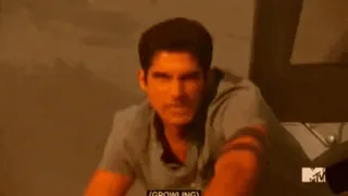 🐺 Teen Wolf, loup-garou, grognement, agression, Tyler Posey telegram sticker
