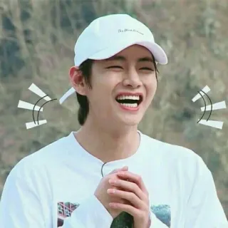 🎭 homme souriant, chapeau blanc, bonheur, émotions positives, tenue décontractée telegram sticker