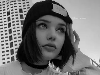 🗞 portrait, woman, girl, black and white, person, female, teenager telegram sticker