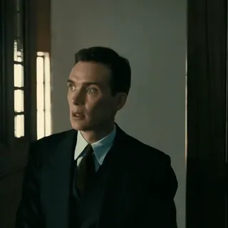 🎬 Robert Oppenheimer Oppenheimer film, portrait, homme, costume, sérieux telegram sticker