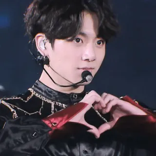 🐰 Jungkook kpop, jungkook, bts, 歌手, 爱心手势, 音乐, 艺人 telegram sticker