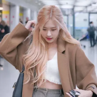 🐰 Rose Розэ, K-pop, Певица, Мода, Аэропорт мода, Светлые волосы, Розaнна Пак telegram sticker