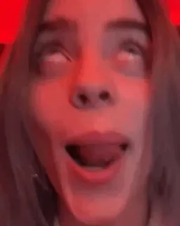💚 Billie Eilish billie eilish, cantante, celebrità, meme, divertente, faccia, occhi telegram sticker