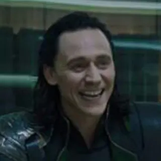 😄 Loki Loki, Tom Hiddleston, Marvel, personaje, sonriendo, villano telegram sticker