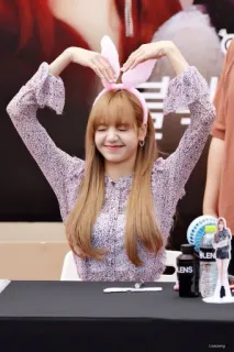 🙆‍♀️ Lisa kpop, lisa, blackpink, cantora, orelhas de coelho, idol whatsapp sticker