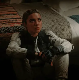 😐 Yelena Belova Black Widow Yelena Belova, Florence Pugh, Black Widow, Marvel, Superhéroe, Espía, Película whatsapp sticker