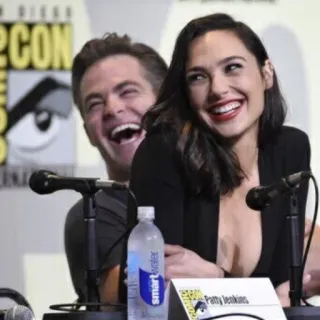 😄 Gal Gadot, Chris Pine, Wonder Woman, Comic Con, actress, actor telegram sticker