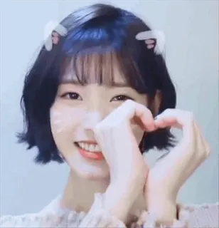 😍 Кореянка, Улыбка, Милая, Сердце руками, Женщина, Кошачьи ушки whatsapp sticker