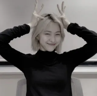 😎 woman, portrait, gesture, blond hair, black turtleneck, cute, smiling whatsapp sticker