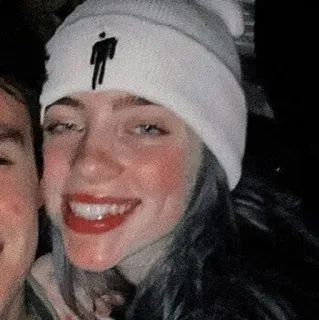 😁 Billie Eilish Billie Eilish, นักร้อง, คนดัง, ป๊อปสตาร์, หมวกไหมพรม, ภาพเหมือน telegram sticker