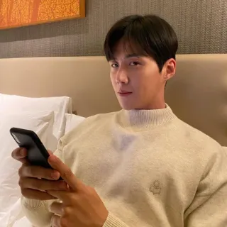👀 Kim Seon-ho Acteur, Coréen, Beau, Homme, Selfie telegram sticker