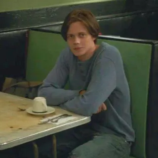 🔗 Bill Skarsgård Билл Скарсгард, актер, портрет, мужчина, кафе, стол telegram sticker