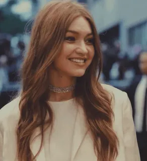 🐚 Gigi Hadid Mannequin, Célébrité, Mode, Femme, Portrait, Personne telegram sticker