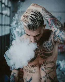 🚬 纹身, 男性, 吸烟, 赤膊, 烟, 人 telegram sticker