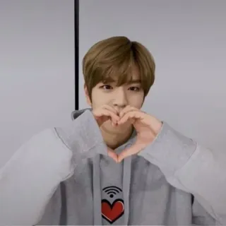 💫 cœur, amour, kpop, mignon, souriant, personne, homme, coeur avec les mains telegram sticker