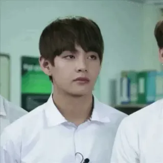 😕 V kpop, cantante, musica, idol, celebrità, BTS, kim taehyung telegram sticker