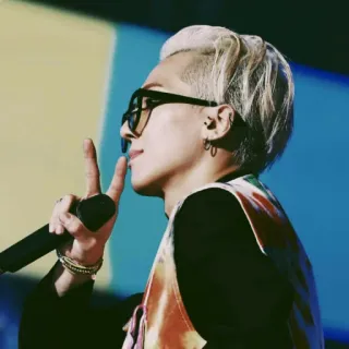 🧷 G-Dragon K-Pop, Korean music, singer, performer, music whatsapp sticker