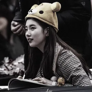 🌫 wanita, topi, tanda tangan, asia, korea, selebriti, aktris telegram sticker